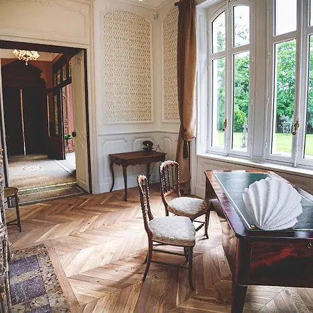 Chateau Morot Villa *
